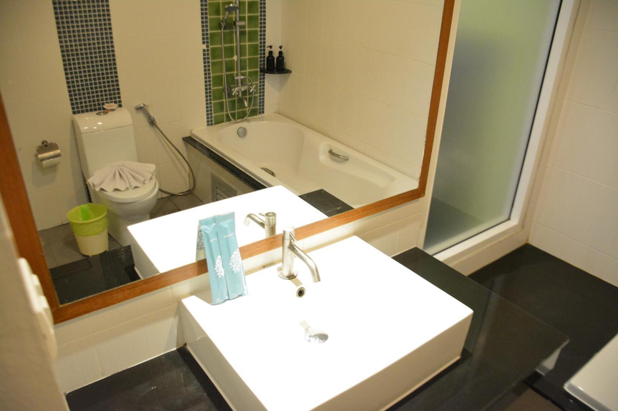 Zephyr Grand Hotel Patong Εξωτερικό φωτογραφία