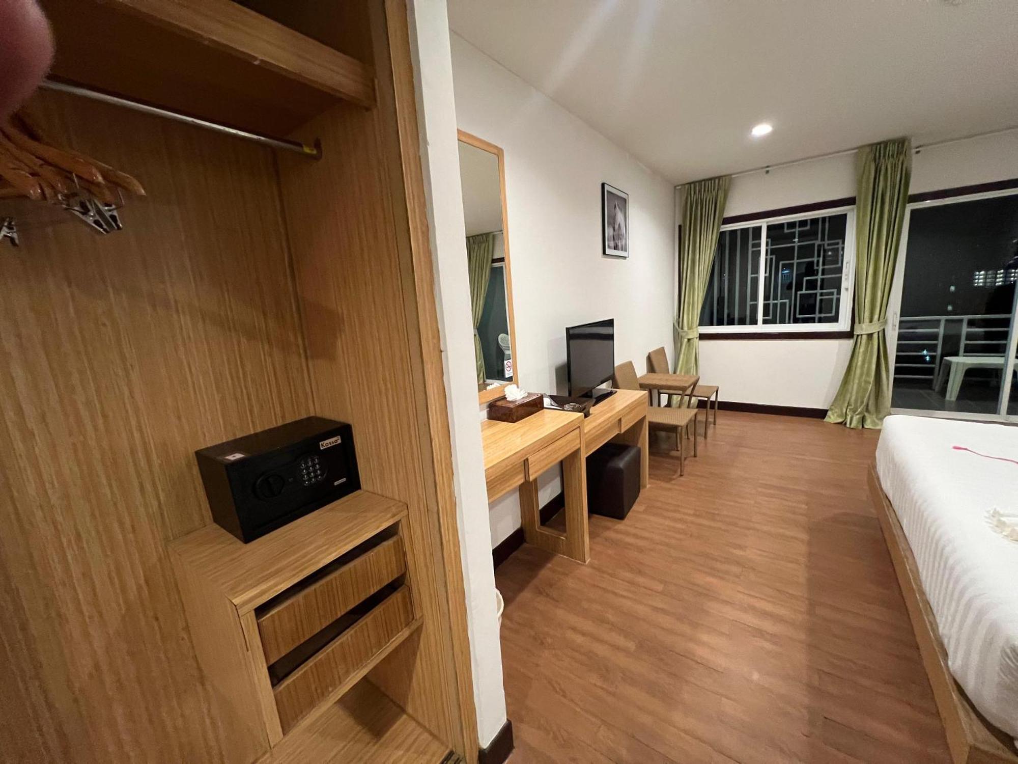 Zephyr Grand Hotel Patong Εξωτερικό φωτογραφία